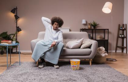 How to Create a Modern and Cozy Living Room